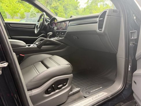 Certified 2023 Porsche Cayenne Platinum Edition AWD/4WD image 21