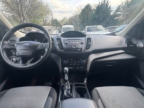 Used 2017 Ford Escape SE image 12