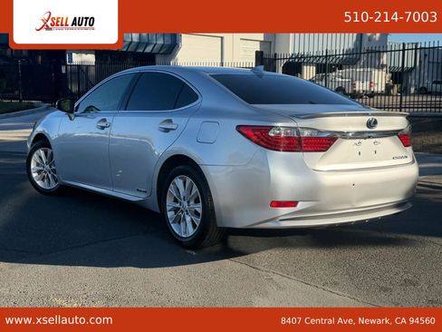 Used 2015 Lexus ES 300h w/ Navigation System Package FWD image 5
