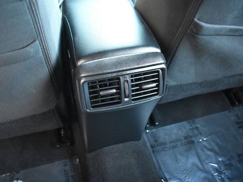 Used 2015 Nissan Rogue SV AWD/4WD image 36