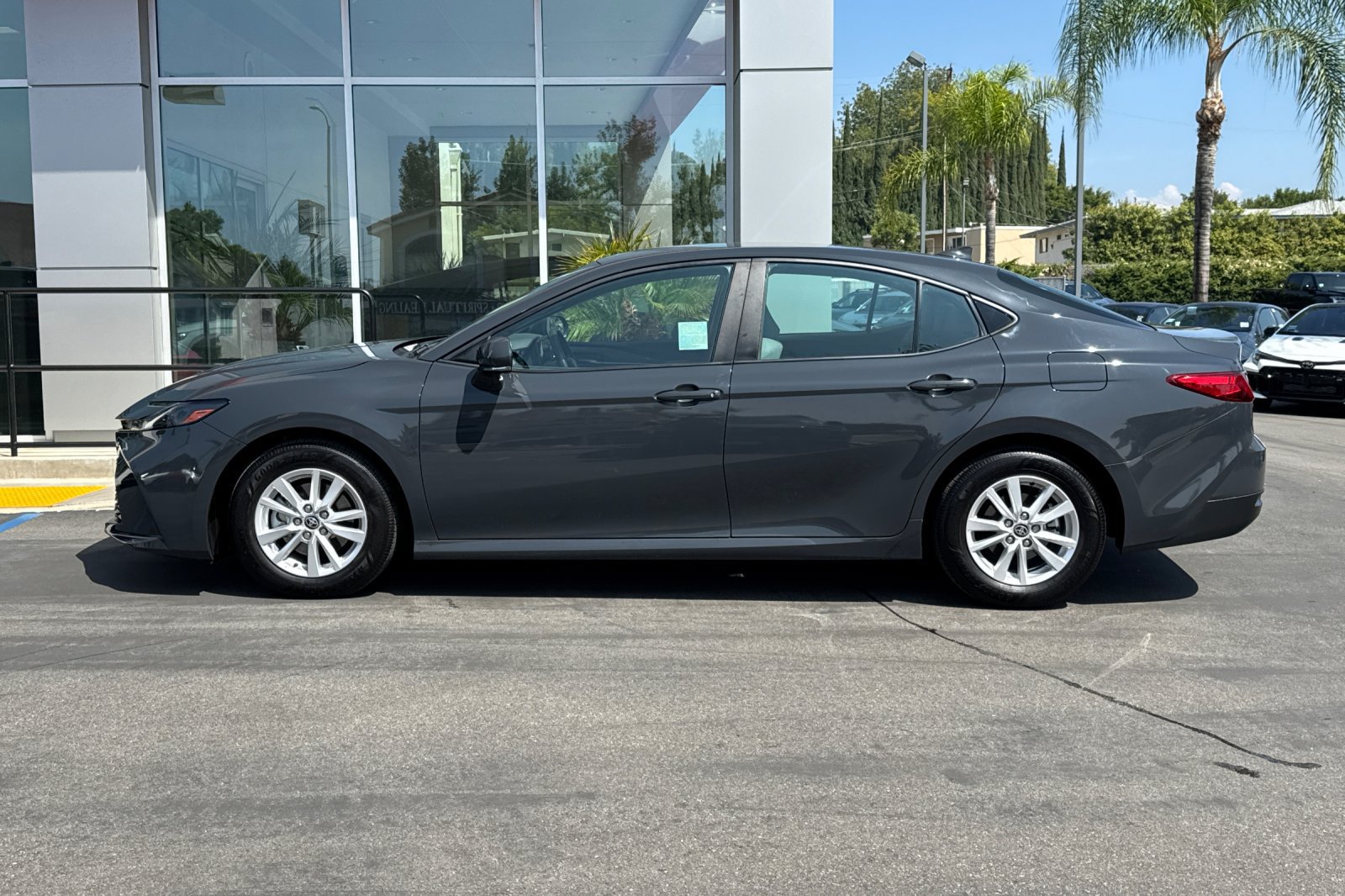 Used 2025 Toyota Camry LE FWD image 8