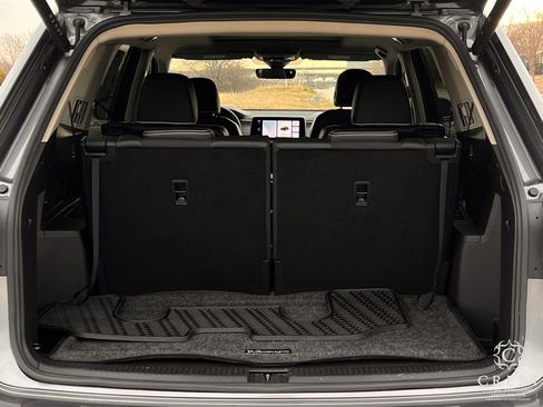 Used 2024 Volkswagen Atlas SEL Premium R-Line image 31