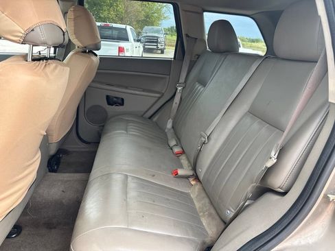 Used 2006 Jeep Grand Cherokee Laredo AWD/4WD image 5