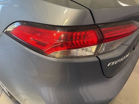 Used 2021 Toyota Corolla LE FWD image 12
