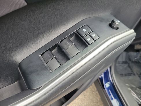 Used 2022 Toyota Highlander LE image 14