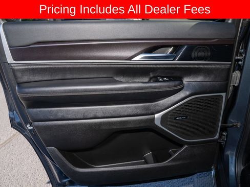 Used 2024 Jeep Wagoneer 4WD image 11