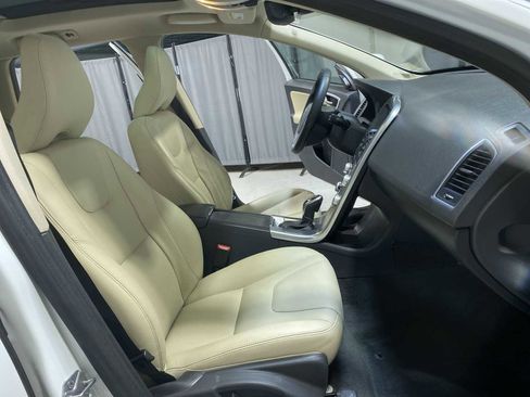 Used 2016 Volvo XC60 T6 w/ Proximity Package image 14