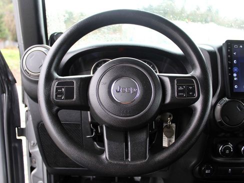 Used 2013 Jeep Wrangler Unlimited Sport image 11