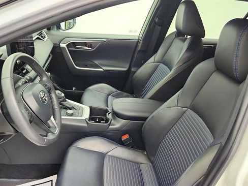 Used 2023 Toyota RAV4 XSE AWD/4WD image 13