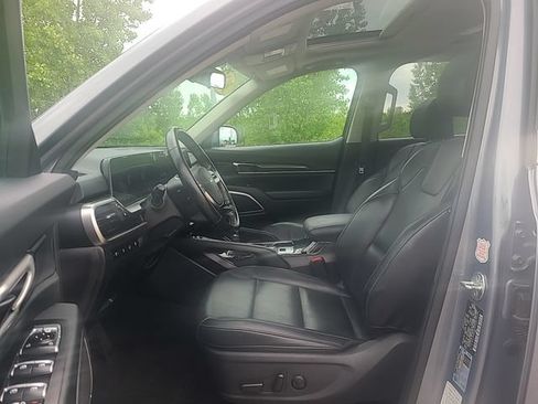 Used 2025 Kia Telluride S AWD/4WD image 11