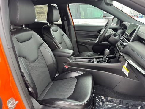 New 2026 Jeep Compass Latitude AWD/4WD image 12
