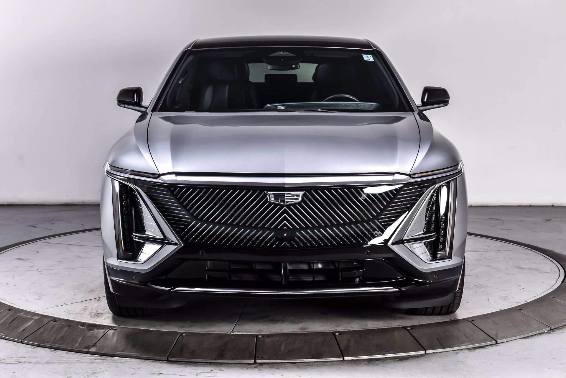 Used 2024 Cadillac Lyriq Luxury w/ LPO, Floor Liner Package AWD/4WD image 8