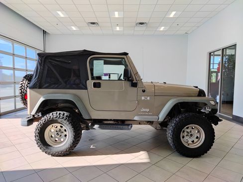 Used 2003 Jeep Wrangler X AWD/4WD image 2