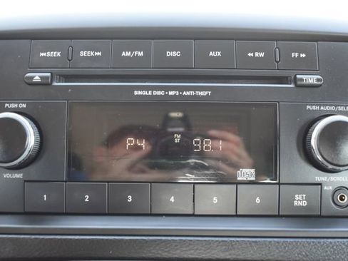 Used 2012 Dodge Grand Caravan American Value Package FWD image 24