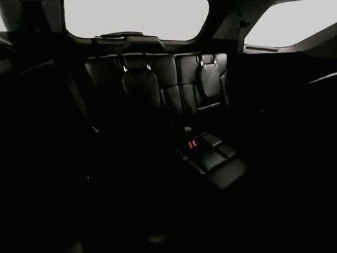 Used 2021 Ford Explorer XLT w/ Equipment Group 202A AWD/4WD image 27