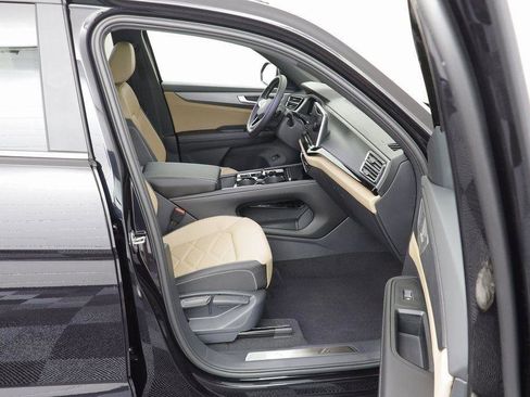 New 2026 Volkswagen Atlas Cross Sport SE image 18