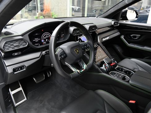 Used 2021 Lamborghini Urus image 13