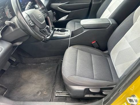 Used 2024 Chevrolet Trax RS w/ Driver Confidence Package FWD image 4