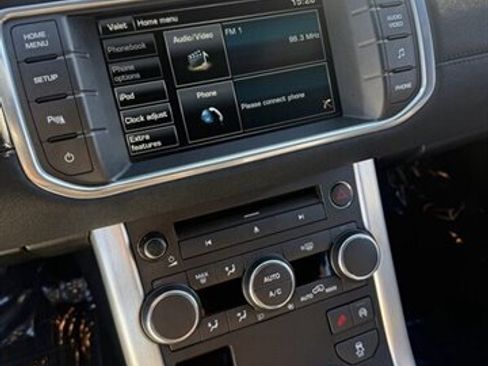 Used 2015 Land Rover Range Rover Evoque Pure image 17