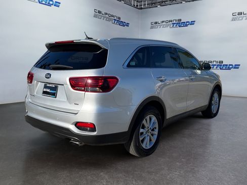 Used 2020 Kia Sorento LX w/ LX I4 Convenience Package image 5