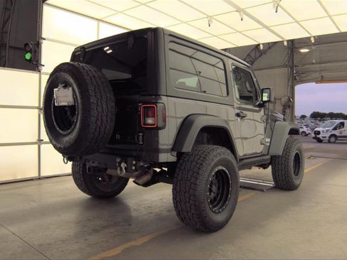 Used 2018 Jeep Wrangler Sport AWD/4WD image 9