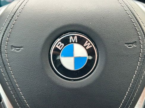 Used 2021 BMW 540i w/ Premium Package image 40