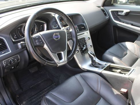 Used 2017 Volvo XC60 T6 Dynamic w/ Climate Package image 23