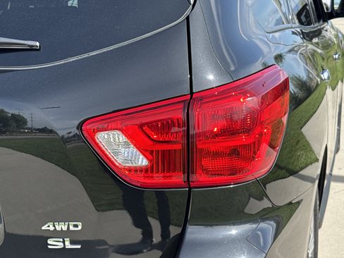 Used 2017 Nissan Pathfinder SL w/ SL Tech Package AWD/4WD image 11