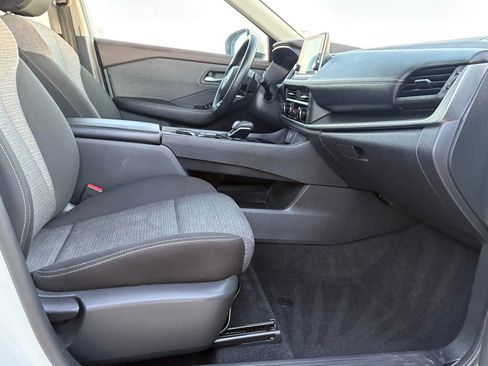 Certified 2023 Nissan Rogue SV image 38