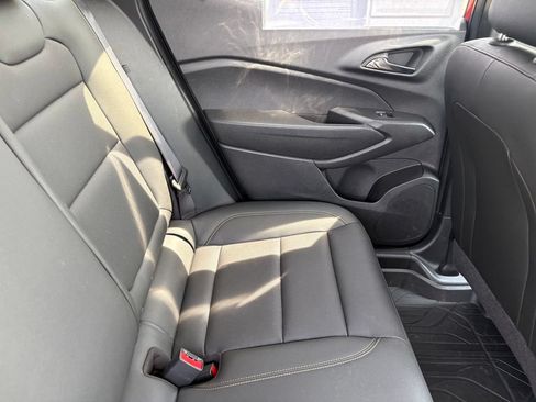 Used 2024 Chevrolet Trax ACTIV w/ Sunroof Package FWD image 39