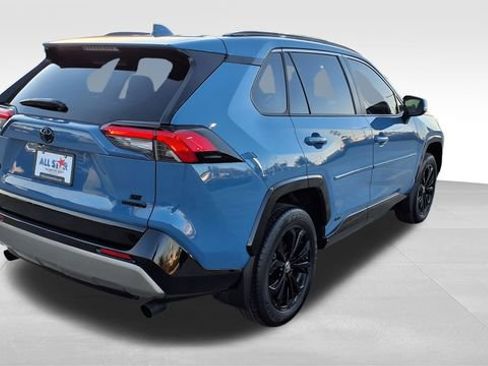Used 2024 Toyota RAV4 SE image 7