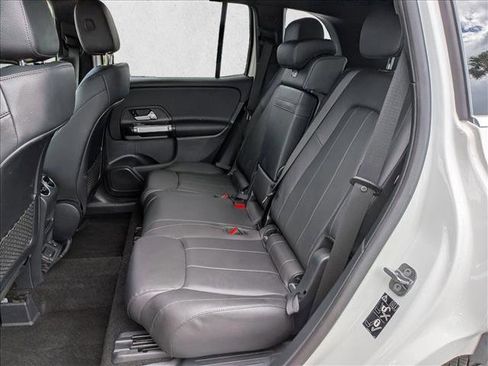 Used 2023 Mercedes-Benz GLB 250 image 18