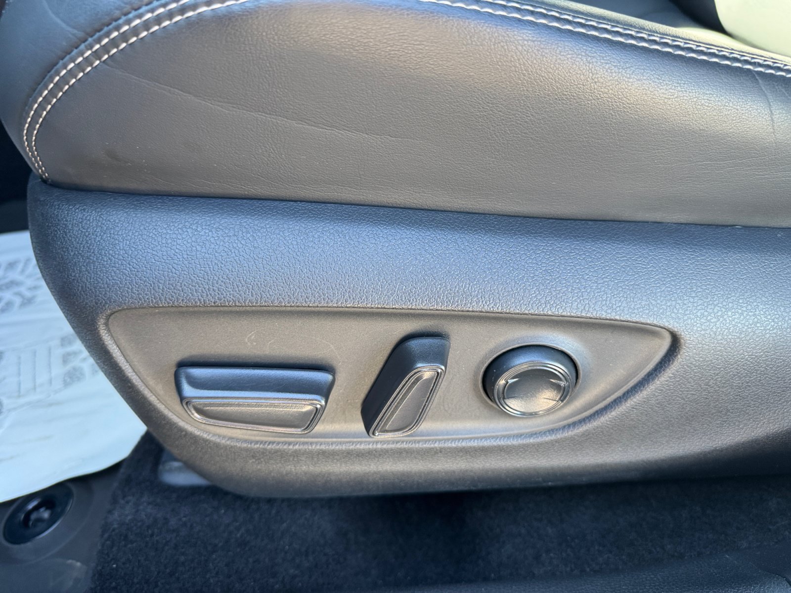 Used 2019 Toyota RAV4 Limited AWD/4WD image 17