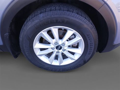 Used 2019 Kia Sorento L image 16