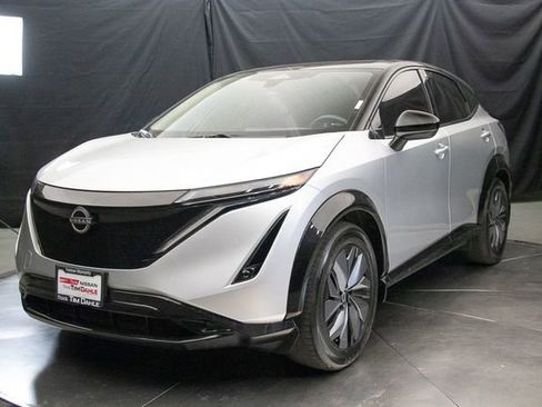 Used 2023 Nissan Ariya AWD image 6