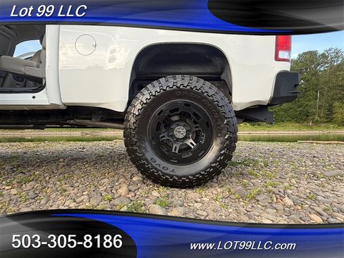 Used 2009 GMC Sierra 2500 SLT w/ Entertainment Package AWD/4WD image 62