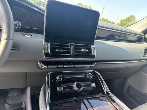 Used 2021 Lincoln Navigator L Reserve w/ Luxury Package AWD/4WD image 31