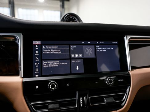 Used 2023 Porsche Macan S image 13