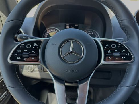 Used 2024 Mercedes-Benz Sprinter 2500 image 26