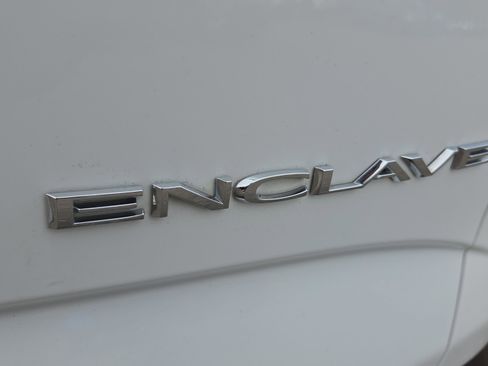 Used 2019 Buick Enclave Essence image 18