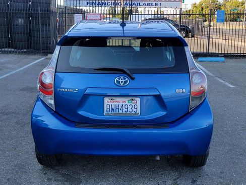 Used 2013 Toyota Prius C Two image 4