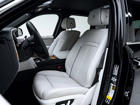 Used 2023 Rolls-Royce Cullinan w/ Cullinan Package AWD/4WD image 16
