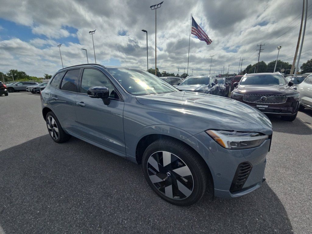 Certified 2024 Volvo XC60 T8 Plus w/ Climate Package AWD/4WD image 3