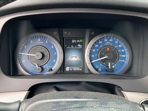 Used 2020 Toyota Sienna XLE w/ XLE Navigation Package image 21