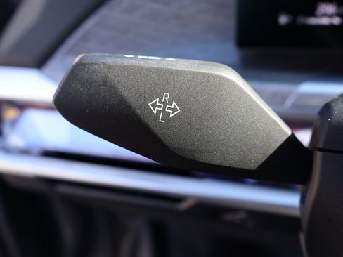 Used 2025 BMW 740i image 52