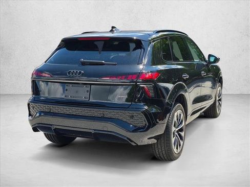 New 2026 Audi Q3 quattro 2.0T AWD/4WD image 2