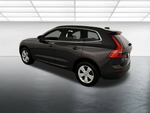 Used 2022 Volvo XC60 B5 Momentum image 6