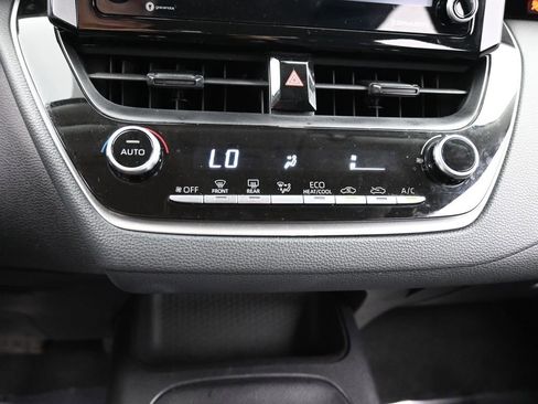 Used 2022 Toyota Corolla LE image 23