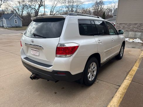 Used 2011 Toyota Highlander 2WD image 4
