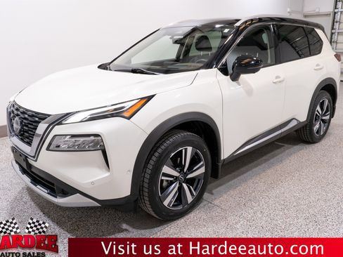 Used 2023 Nissan Rogue Platinum w/ Platinum Premium Package image 2